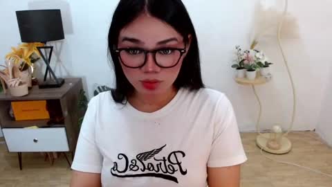 Ms Lucy online show from 28, 2, 2025