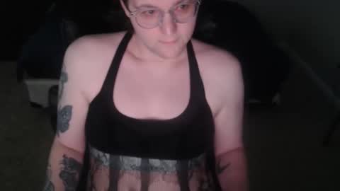 Snapshot of willh8967 chatting on 31, 5, 2026 LunaSweet online show from 31, 5, 2026