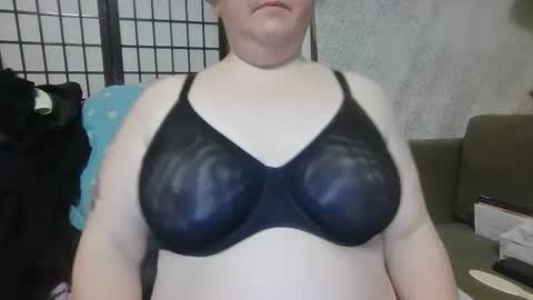 Snapshot of winnieatplay chatting on 21, 3, 2026 Winnie online show from 21, 3, 2026