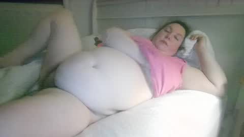 Snapshot of winnieatplay chatting on 4, 4, 2026 Winnie online show from 4, 4, 2026
