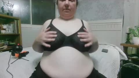 Snapshot of winnieatplay chatting on 14, 4, 2026 Winnie online show from 14, 4, 2026