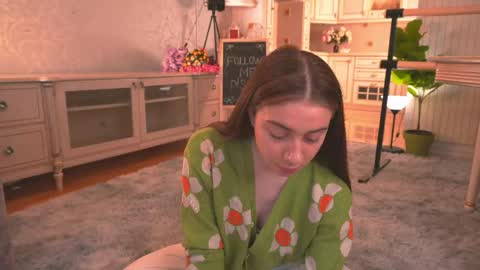 Snapshot of winnieriedesel chatting on 14, 4, 2026 Lillian online show from 14, 4, 2026