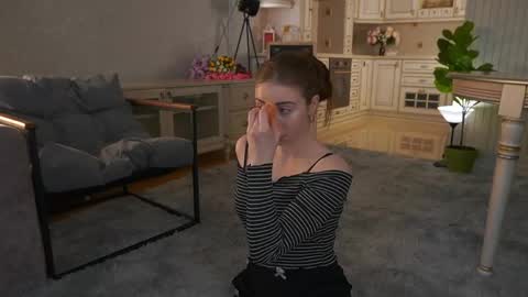Snapshot of winnieriedesel chatting on 17, 4, 2026 Lillian online show from 17, 4, 2026