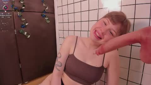 Snapshot of wintershy chatting on 15, 4, 2026 Sophie weight 50kg height 160 online show from 15, 4, 2026