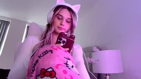 evie online show from 19, 11, 2025