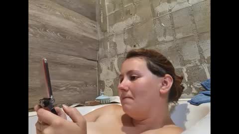 Snapshot of wisteriaqueen chatting on 22, 9, 2025 Wisteria online show from 22, 9, 2025