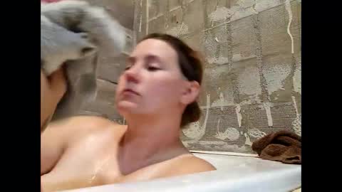 Snapshot of wisteriaqueen chatting on 8, 10, 2025 Wisteria online show from 8, 10, 2025