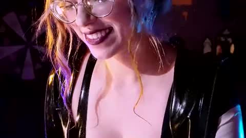 Snapshot of witch_fiona chatting on 30, 6, 2026 Goddess of two strapons - Mr. long Don Mr. Pinky online show from 30, 6, 2026