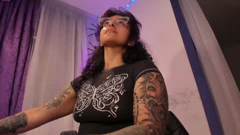     Luna Violeta  A r t i s t  online show from 3, 1, 2025