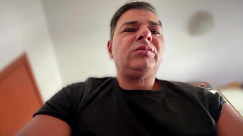 Snapshot of witebull83 chatting on 4, 4, 2026 Witebull online show from 4, 4, 2026