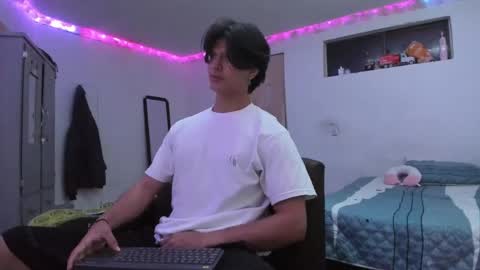 Snapshot of with_ken chatting on 3, 4, 2026 Ken online show from 3, 4, 2026