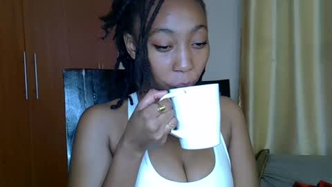 girlie o online show from 18, 2, 2025