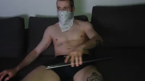 wolf021221 online show from 18, 4, 2026