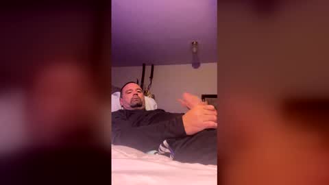 wombraider863 online show from 3, 3, 2026