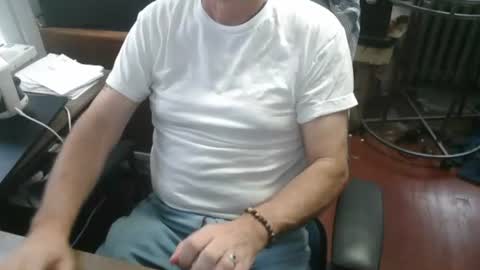 Snapshot of woodworker6473 chatting on 6, 7, 2026 woodworker6473 online show from 6, 7, 2026
