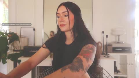 Snapshot of worshipbrielle chatting on 3, 3, 2025 Brielle online show from 3, 3, 2025