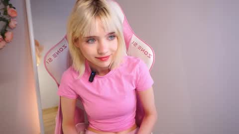 Snapshot of wow_angel chatting on 17, 5, 2026 wow_angel online show from 17, 5, 2026