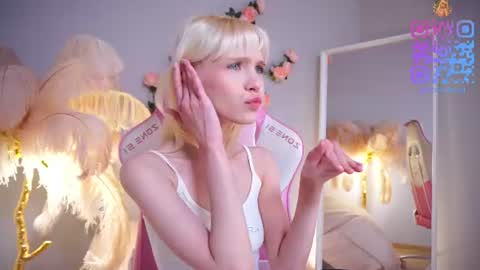 Snapshot of wow_angel chatting on 20, 6, 2026 wow_angel online show from 20, 6, 2026