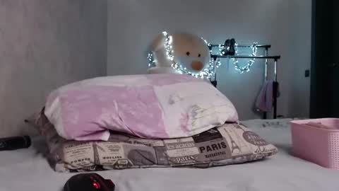 Lily online show from 12, 7, 2026