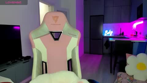 Snapshot of wowlovie666 chatting on 13, 1, 2026 Emi online show from 13, 1, 2026