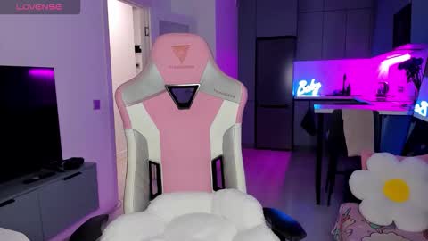 Snapshot of wowlovie666 chatting on 5, 2, 2026 Emi online show from 5, 2, 2026