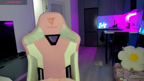 Snapshot of wowlovie666 chatting on 9, 3, 2026 Emi online show from 9, 3, 2026