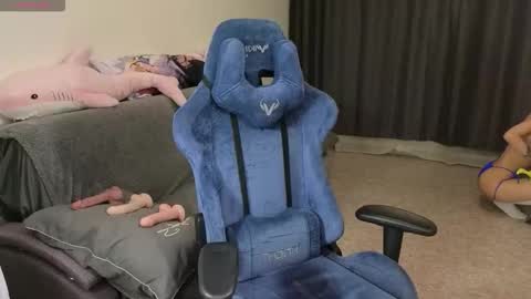 Snapshot of wsp128 chatting on 20, 12, 2025 Neo and Abby online show from 20, 12, 2025