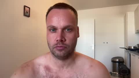 Snapshot of wsvogel chatting on 17, 11, 2025 joejoe online show from 17, 11, 2025