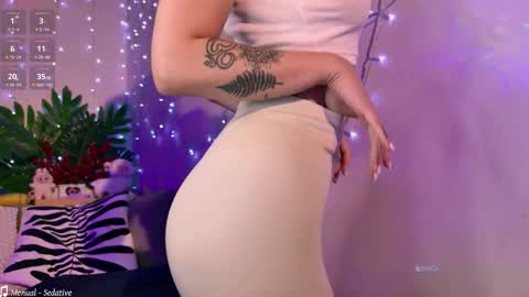 Snapshot of wxiuixw chatting on 21, 11, 2025 Sonya online show from 21, 11, 2025