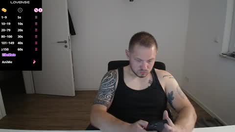 Snapshot of x19marco93x chatting on 28, 9, 2025 x19marco93x online show from 28, 9, 2025