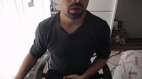 Snapshot of x_____0_____x chatting on 3, 10, 2025 Mr. Lonely online show from 3, 10, 2025