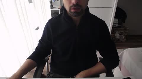 Snapshot of x_____0_____x chatting on 14, 10, 2025 Mr. Lonely online show from 14, 10, 2025