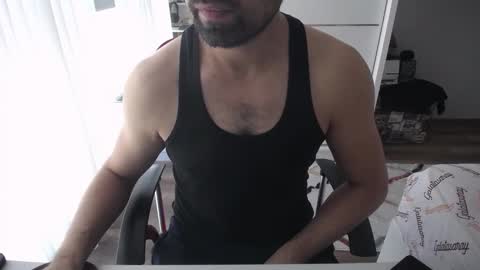 Snapshot of x_____0_____x chatting on 4, 12, 2025 Mr. Lonely online show from 4, 12, 2025