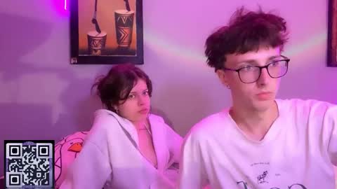 Snapshot of x_files_t chatting on 17, 9, 2025 Philipp and Este online show from 17, 9, 2025