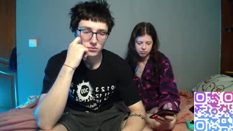 Snapshot of x_files_t chatting on 19, 11, 2025 Philipp and Este online show from 19, 11, 2025