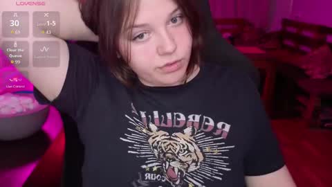 LOVE NERDS ONLY online show from 18, 5, 2026