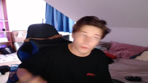 Snapshot of xandiigmusik chatting on 9, 9, 2025 rx4per online show from 9, 9, 2025