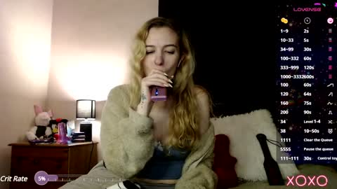 Snapshot of xelliee_rosex chatting on 18, 1, 2025 EllieeRose online show from 18, 1, 2025