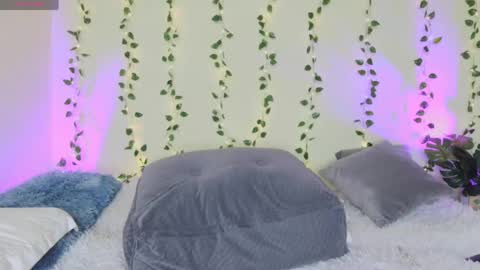 Snapshot of xemilycb chatting on 17, 5, 2026 online show from 17, 5, 2026