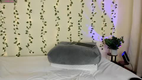 Snapshot of xemilycb chatting on 14, 7, 2026 online show from 14, 7, 2026
