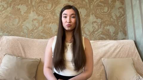 Mia online show from 8, 4, 2026