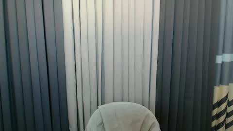 GWEN THOMPSON .......   online show from 20, 2, 2025