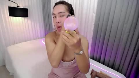 GWEN THOMPSON .......   online show from 21, 9, 2025