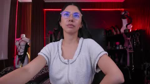 XiaQueen   I M online show from 27, 10, 2025