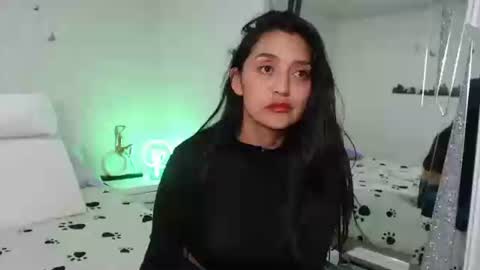 ximena suarez online show from 25, 2, 2025