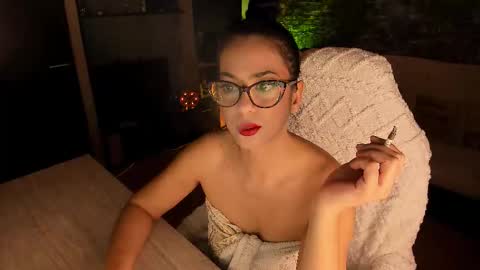 Lara online show from 9, 11, 2025