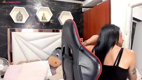 Snapshot of xlmena_slut chatting on 2, 12, 2024 Ximena online show from 2, 12, 2024