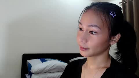 Snapshot of xlovely_destinyx chatting on 9, 3, 2026 Alice online show from 9, 3, 2026