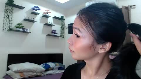 Snapshot of xlovely_destinyx chatting on 5, 5, 2026 Alice online show from 5, 5, 2026