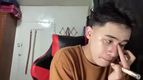 Snapshot of xluminous chatting on 22, 12, 2024 MIKAEL online show from 22, 12, 2024